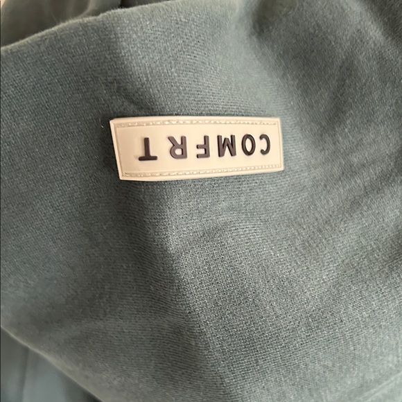 Comfrt Women's Pine Green Hoodie - Picture 3 of 6